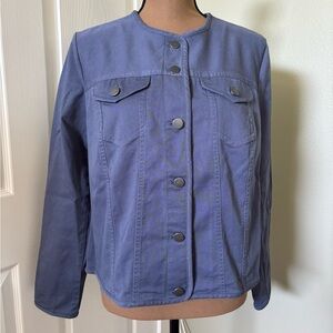 Vintage Pendleton blue jacket with a cool pattern and button front. Round neck